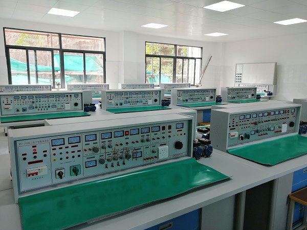 丰顺县职业技术学校电工电子实训台(图1) 1微信图片_20230918164146.jpg